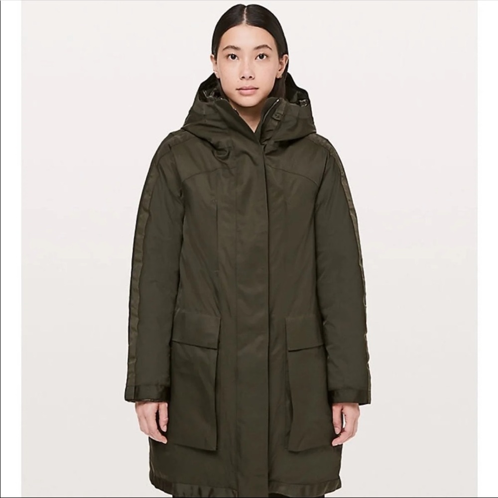 Brand new lululemon coat parka never worn !
